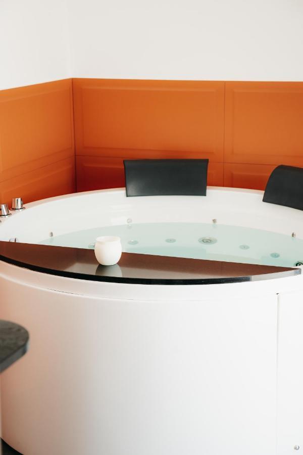 Le Canne Pool And Relax Pulsano Bagian luar foto
